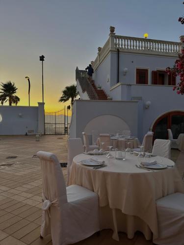 Rõdu või terrass majutusasutuses Hotel La Lampara