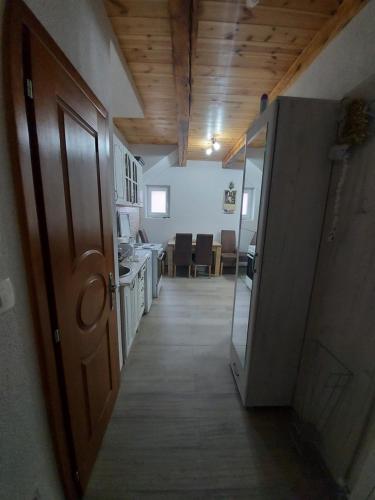 Μια τηλεόραση ή/και κέντρο ψυχαγωγίας στο Apartmani Popovic Lux
