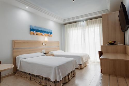 Gallery image of Hotel Las Gaviotas in La Manga del Mar Menor
