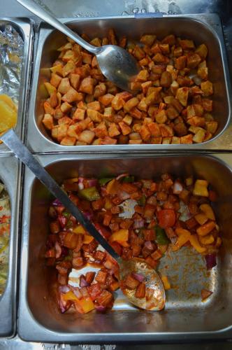 アパートホテルの敷地内または近くでの食事または食べ物
