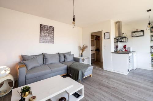 Beautiful T2 - Parking and close to the centre and lake