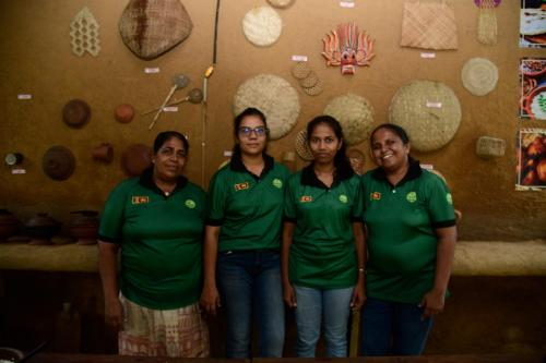 Gæster der bor på Leisure Living Resort-Weweldeniya