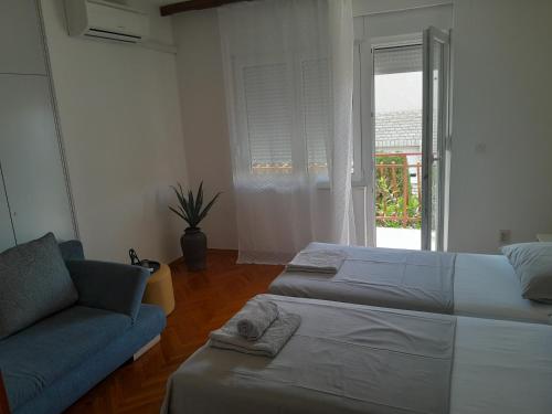 Apartment L