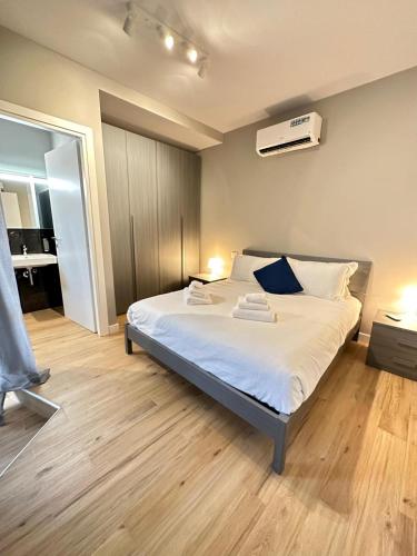 Ένα ή περισσότερα κρεβάτια σε δωμάτιο στο HH Hermoso Housing Asti