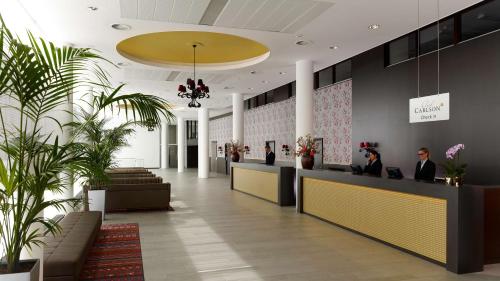 Lobbyen eller receptionen på Park Plaza Amsterdam Airport
