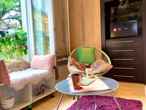 Μια τηλεόραση ή/και κέντρο ψυχαγωγίας στο Studio Gallery 29