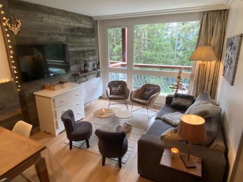 Appartement rénové 7/8 pers, au calme avec balcon, parking et wifi inclus, au centre de la station - FR-1-346-307