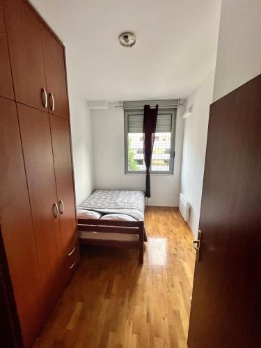 Ένα ή περισσότερα κρεβάτια σε δωμάτιο στο Lu