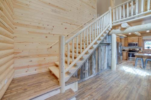 Gallery image of Private Riverside Cabin, Golf Across the Street in Lorenzo