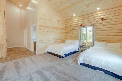 Gallery image of Private Riverside Cabin, Golf Across the Street in Lorenzo