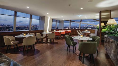 Гостиная зона в Hilton Istanbul Maslak