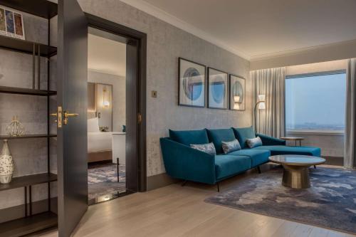 Χώρος καθιστικού στο Hilton Glasgow