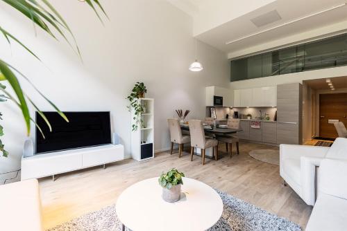 Gallery image of Seaside Deluxe Loft - Beach, Free Parking & 10 min to Metro in Espoo