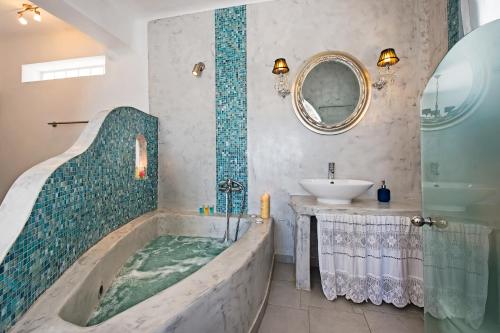 Koupelna v ubytování Felicity Luxury Villas