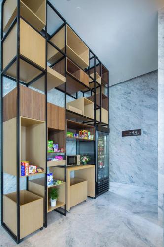 Dapur atau dapur kecil di Hilton Garden Inn Qidong