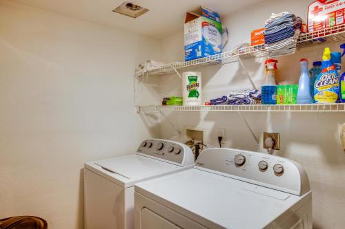 Gambar di galeri bagi Chandler Vacation Rental with Pool and Hot Tub Access di Chandler