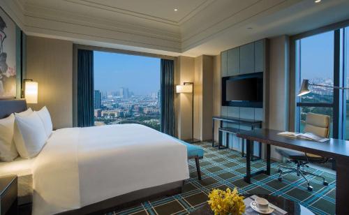 Postel nebo postele na pokoji v ubytování Hilton Changzhou