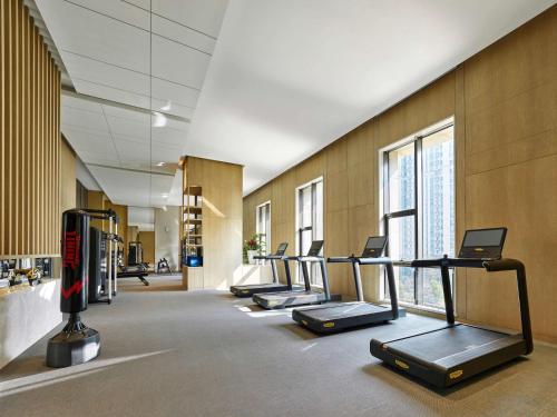Fitness centrum a/nebo fitness zařízení v ubytování Doubletree By Hilton Quzhou