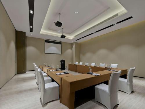 Konferenční prostory v ubytování Doubletree By Hilton Quzhou