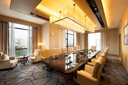 Χώρος καθιστικού στο Hilton Zhongshan Downtown