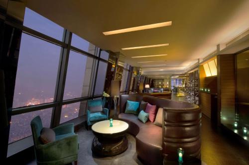 Χώρος καθιστικού στο Hilton Zhongshan Downtown