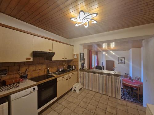 Kuchyň nebo kuchyňský kout v ubytování Séjour confortable à l'appartement à Bellevue