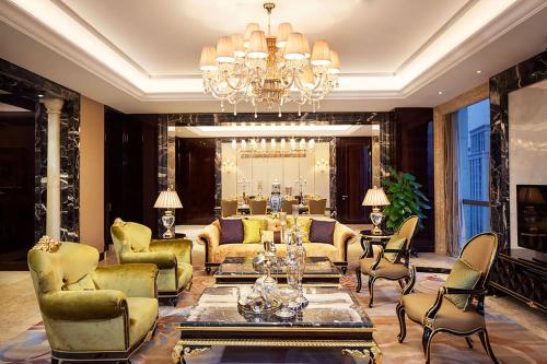 Ruang duduk di DoubleTree by Hilton Chongqing Wanzhou