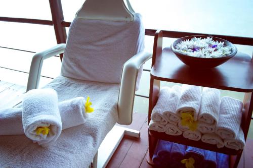 Ruang duduk di Malaika Beach Resort