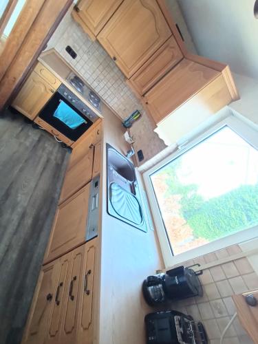 Η κουζίνα ή μικρή κουζίνα στο FMI13Furnished Accommodation
