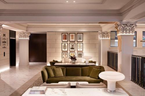 Hilton Melbourne Little Queen Street Image