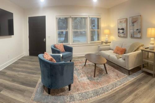 Χώρος καθιστικού στο Freshly-remodeled, dog-friendly Westwood charmer!