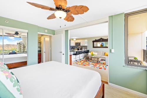 Kuchyň nebo kuchyňský kout v ubytování Diamond Head Dreams Beach Condo with Ocean View!