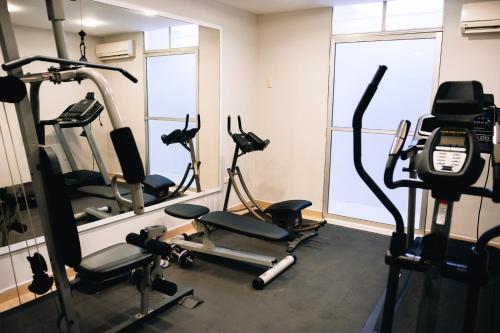 Das Fitnesscenter und/oder die Fitnesseinrichtungen in der Unterkunft Hotel Mesón de la Chinantla