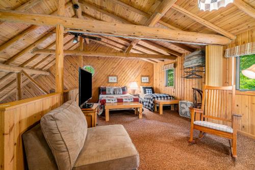 Χώρος καθιστικού στο The Log Cabin