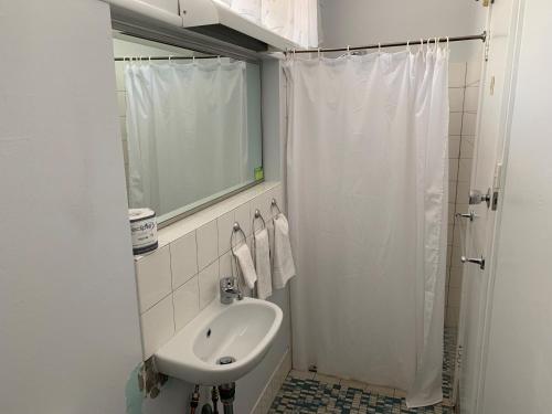 Koupelna v ubytování Arkana Motel