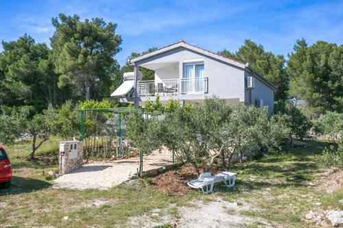 Apartments with parking space Cove Smrceva, Brac - 20193