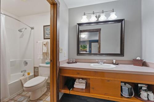 Bagno di Desert Rose Resort & Cabins