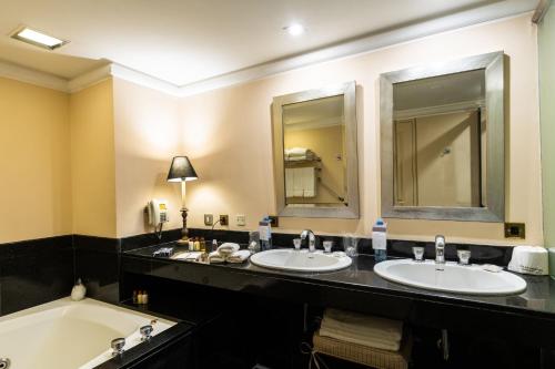 Ένα μπάνιο στο Sheraton Mar Del Plata Hotel