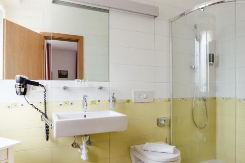 Bilik mandi di Gästehaus Salvatorianerinnen