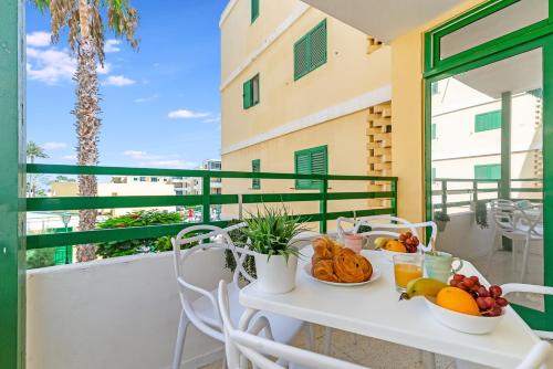 Home2Book Colourful Apt Playa del Inglés, Pool