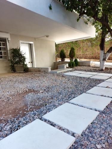 Gallery image of Naiads Nest - The Garden Gem in Varkiza