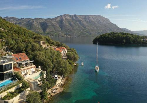 Villa Sea La Vie Seafront Location 4 Bedrooms Sea Access