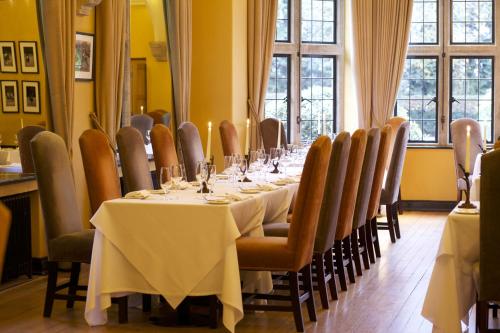 Ein Sitzbereich in der Unterkunft The Hare & Hounds Hotel