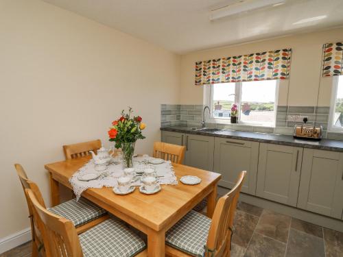Dapur atau dapur kecil di 2 Sunny Hill