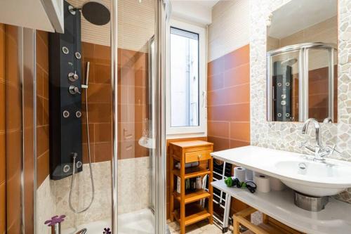 Nice flat in Malasaña, near Gran Vía-ESCOR