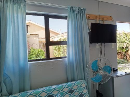 Televisyen dan/atau pusat hiburan di Zufike Self Catering