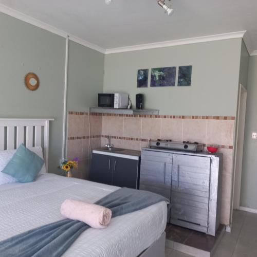 Dapur atau dapur kecil di Zufike Self Catering