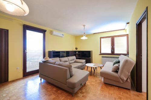 Three bedroom apartment Tesla Maraska