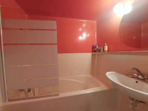 Appartement duplex 3 pièces, 6 pers., au pied des pistes, proche ESF, avec balcon, Wifi - FR-1-411-650