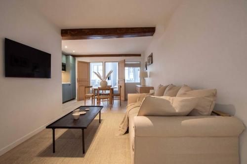 Sentier Historical Center II Luxury Design Apartment 3BR-8P